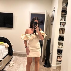 Never worn puff shoulder cream mini dress size small